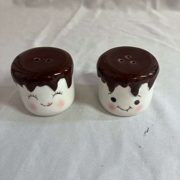 Cute Chocolate Drip Marshmallow Salt and Pepper Shakers - Picture 1 of 7